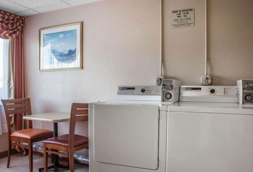 هتل Comfort Inn & Suites Near Kino Sports Complex