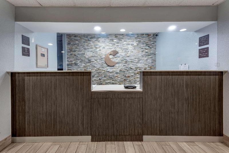 فندق Comfort Inn & Suites Liverpool   Syracuse