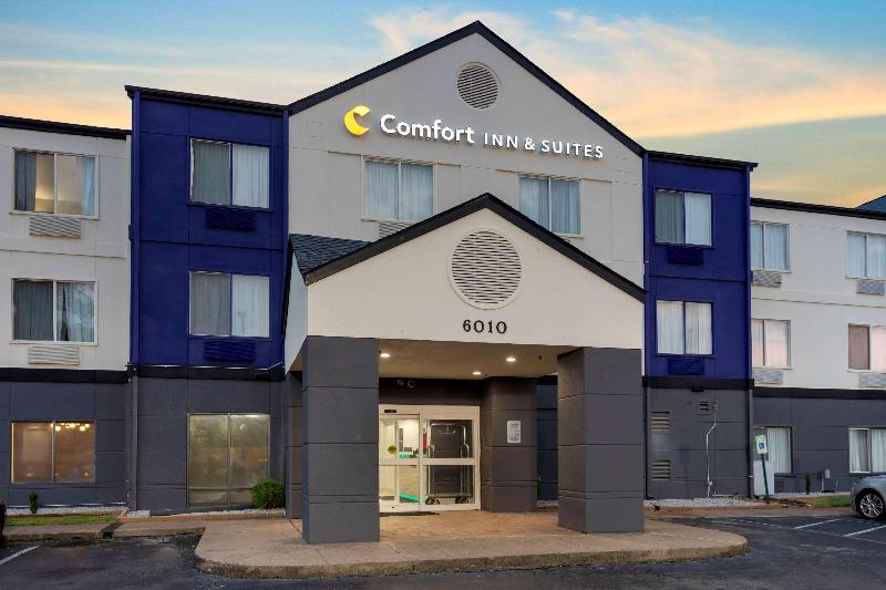 호텔 Comfort Inn & Suites