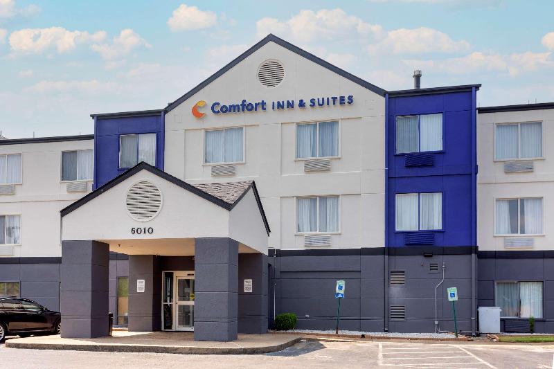 호텔 Comfort Inn & Suites