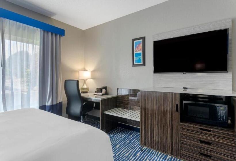 호텔 Comfort Inn & Suites