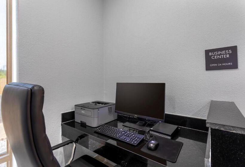 호텔 Comfort Inn & Suites