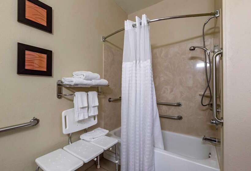 فندق Comfort Inn & Suites Waterloo  Cedar Falls