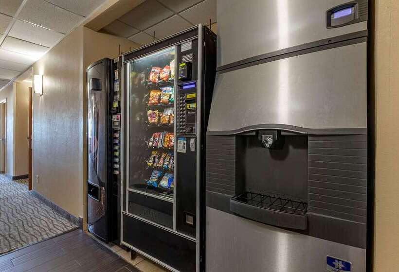 فندق Comfort Inn & Suites Waterloo  Cedar Falls