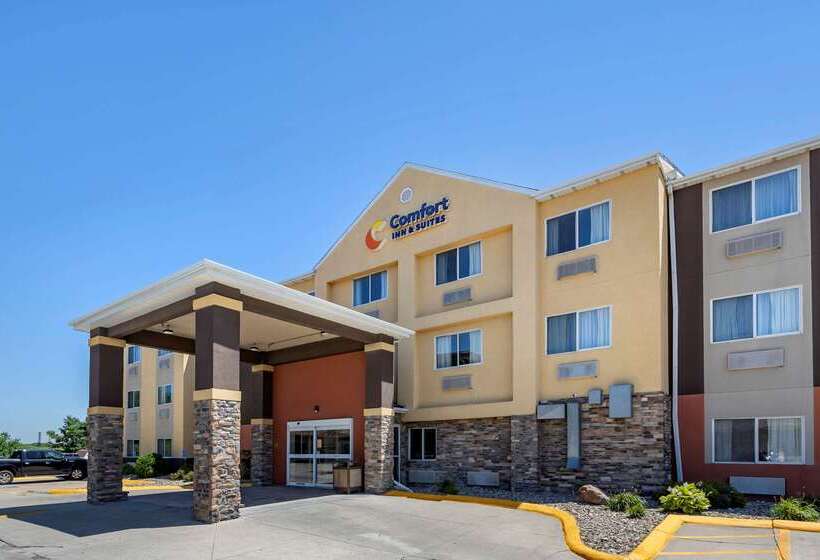 فندق Comfort Inn & Suites Waterloo  Cedar Falls