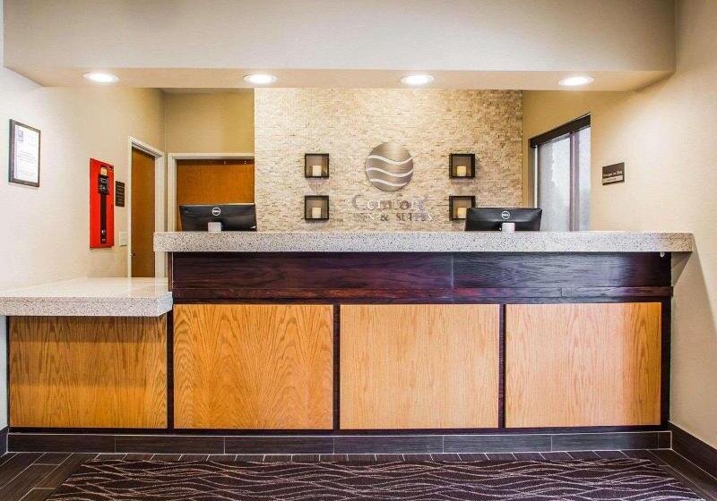 فندق Comfort Inn & Suites Waterloo  Cedar Falls