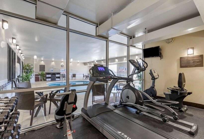 فندق Comfort Inn & Suites Waterloo  Cedar Falls