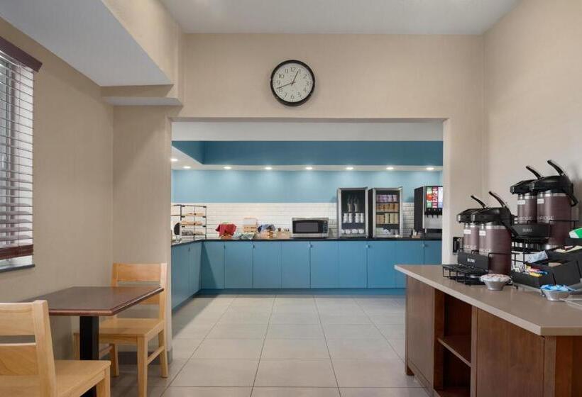 فندق Country Inn & Suites By Radisson, Brookings