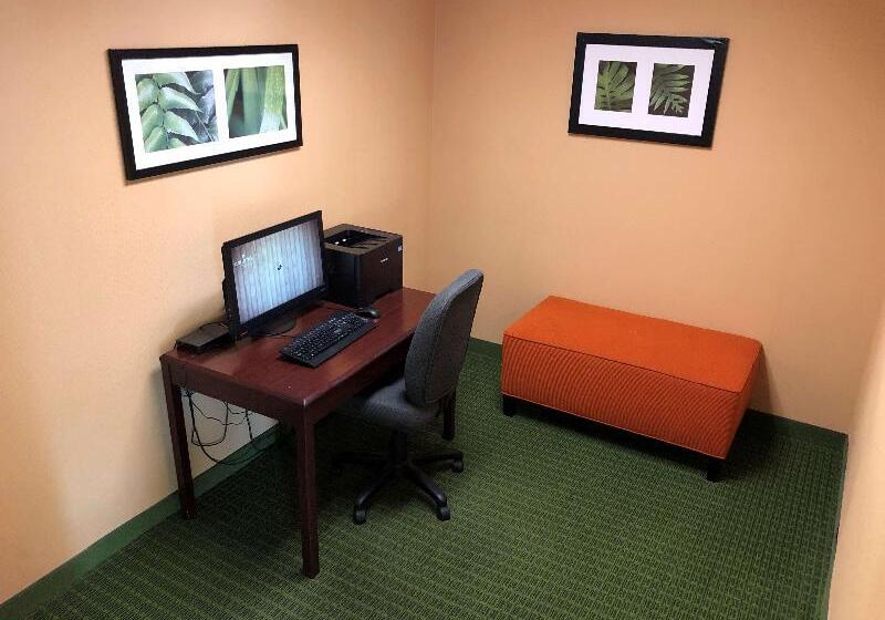 فندق Country Inn & Suites By Radisson, Fayetteville I95, Nc