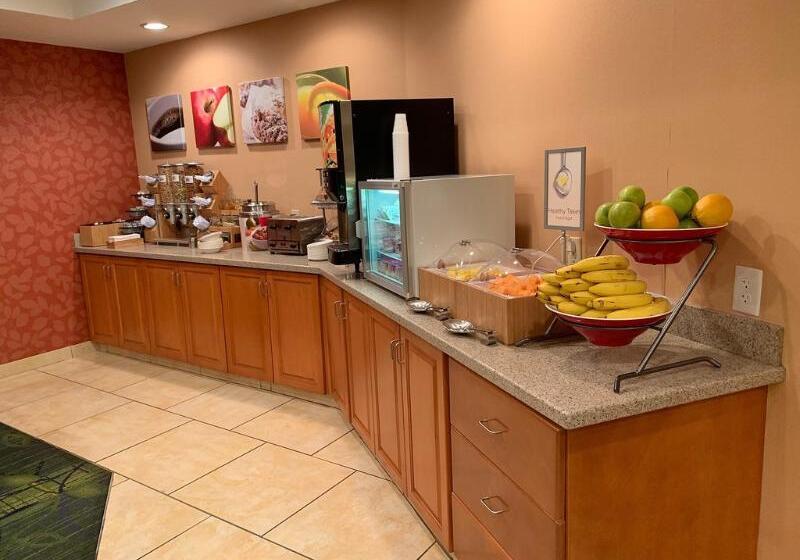 فندق Country Inn & Suites By Radisson, Fayetteville I95, Nc