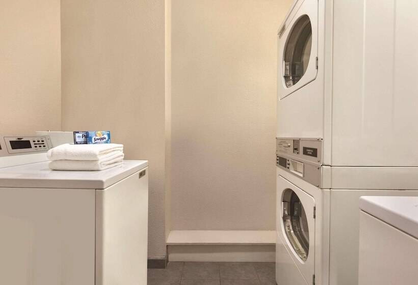 هتل Country Inn & Suites By Radisson, Fresno North, Ca