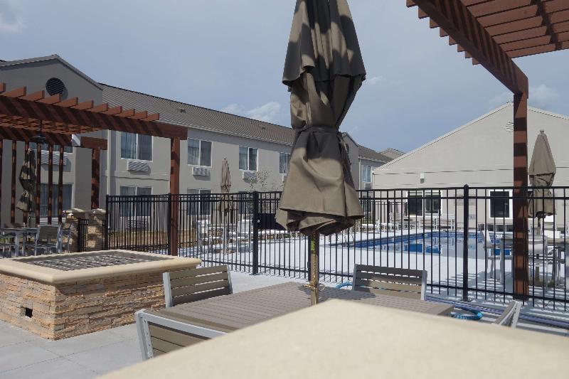 Отель Country Inn & Suites By Radisson, Wichita East, Ks
