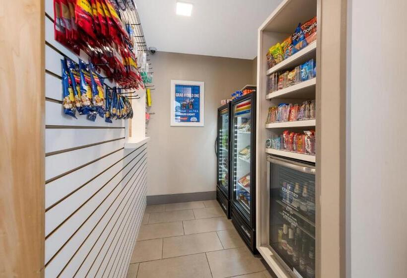 Отель Country Inn & Suites By Radisson, Wichita East, Ks