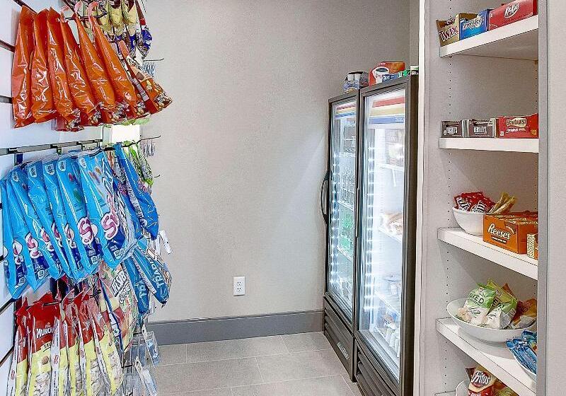 Отель Country Inn & Suites By Radisson, Wichita East, Ks