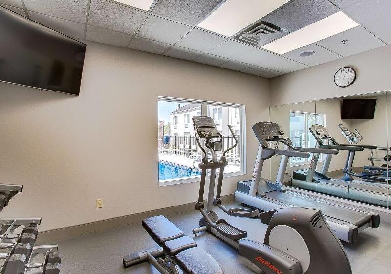 Отель Country Inn & Suites By Radisson, Wichita East, Ks