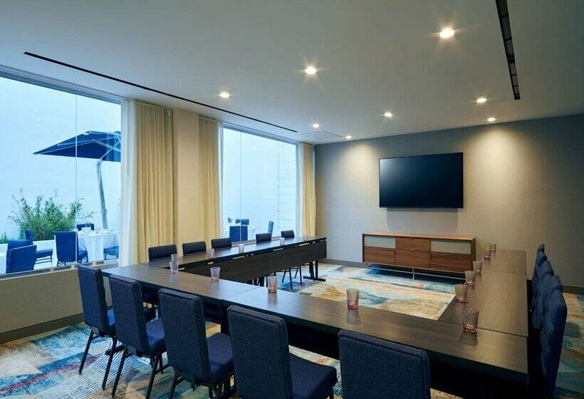 فندق Courtyard By Marriott Santa Barbara Downtown