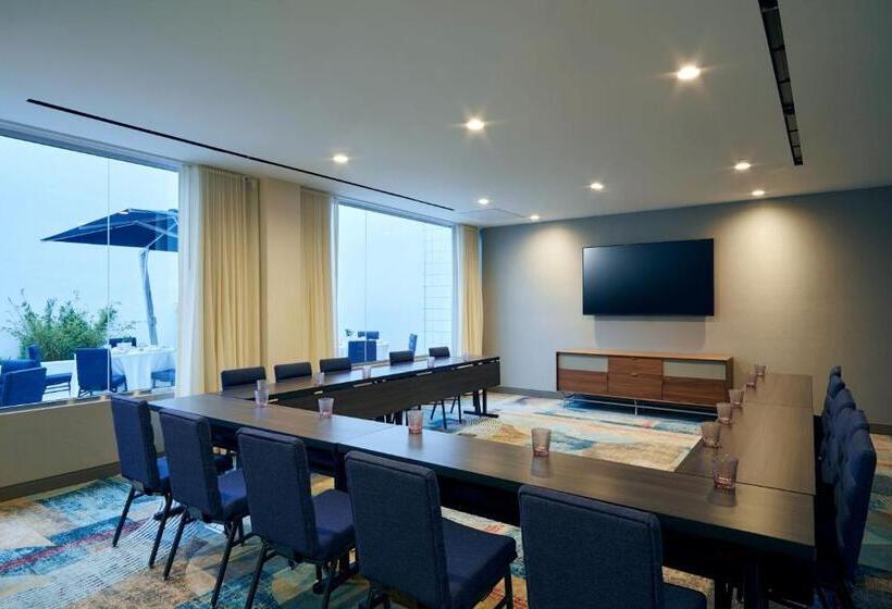 فندق Courtyard By Marriott Santa Barbara Downtown