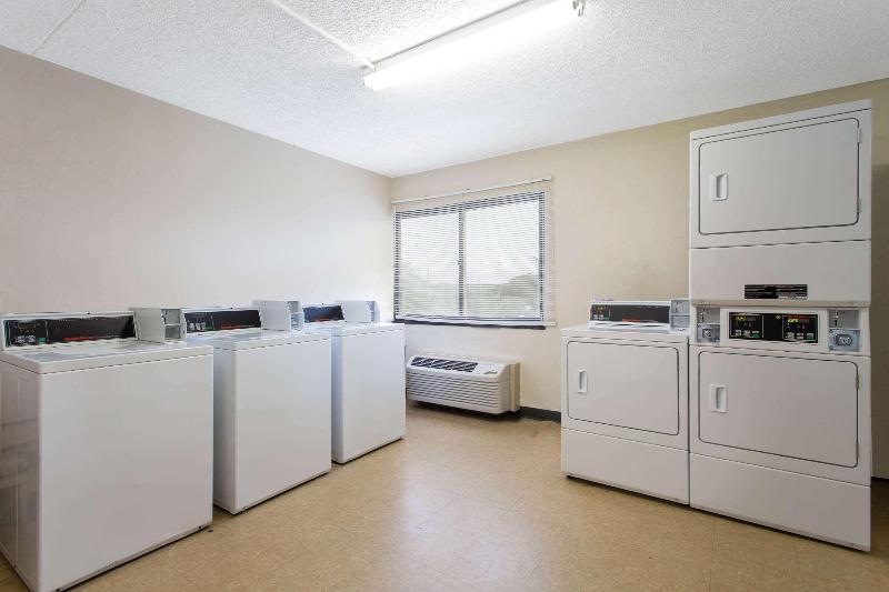 בית מלון כפרי Days Inn By Wyndham Absecon Atlantic City Area