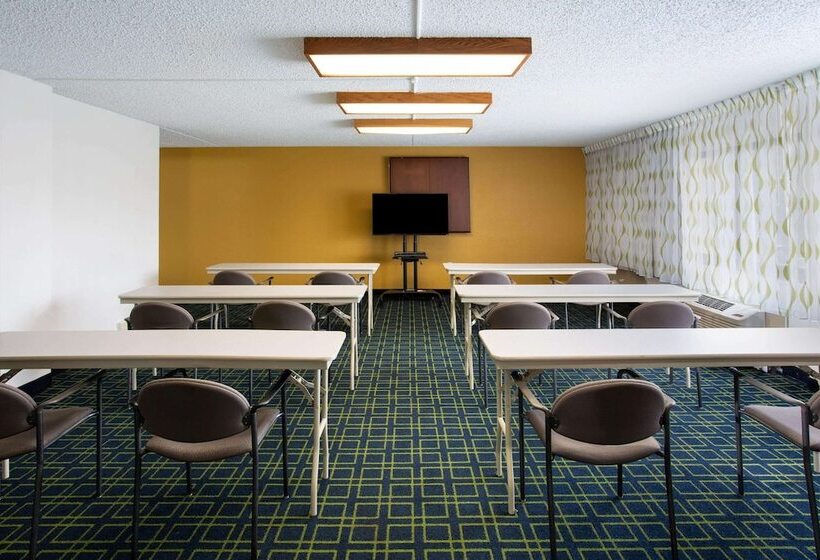 בית מלון כפרי Days Inn By Wyndham Absecon Atlantic City Area