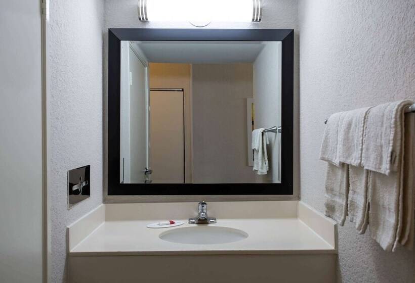 בית מלון כפרי Days Inn By Wyndham Absecon Atlantic City Area