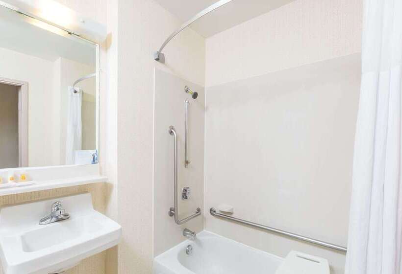 فندق Days Inn By Wyndham West Des Moines   Clive