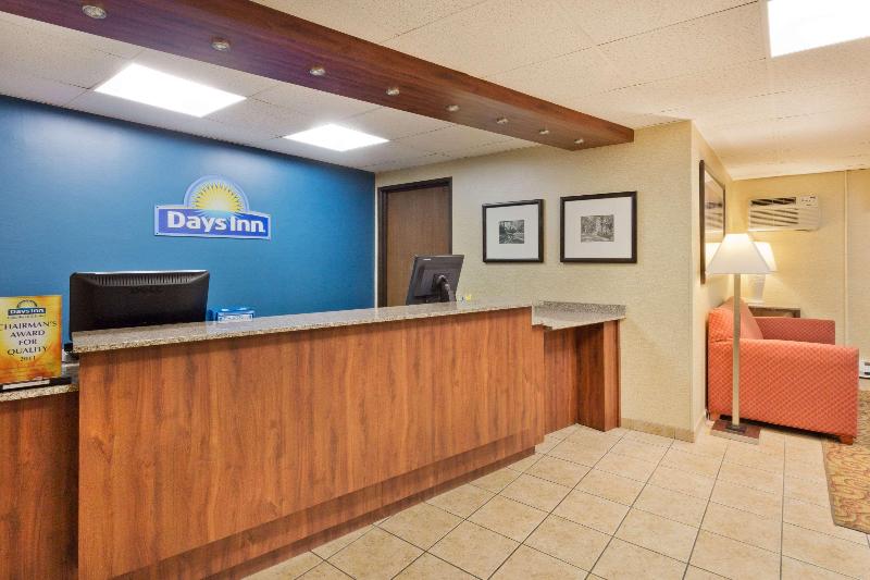 هتل Days Inn By Wyndham Rockford I 90 Casino District