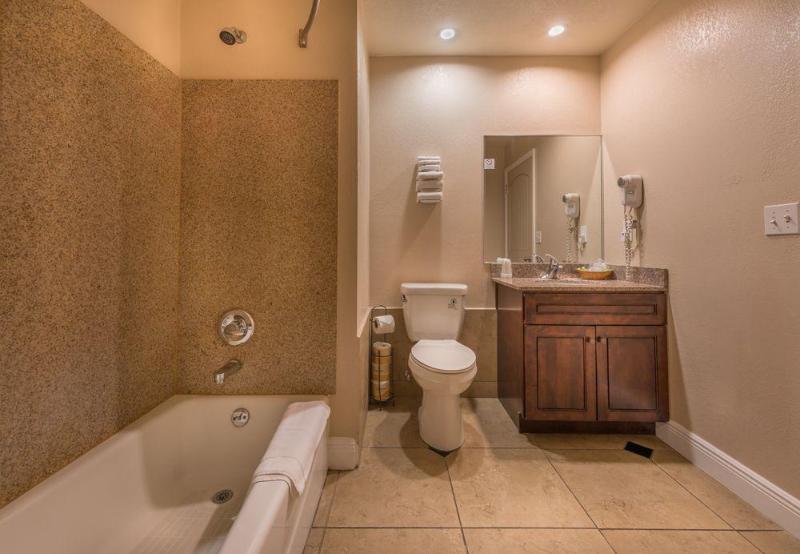 호텔 Edge Water Inn