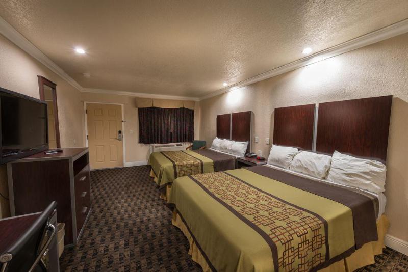 호텔 Edge Water Inn