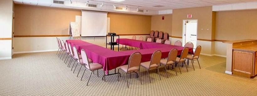 Отель Edgewater Inn Charlevoix