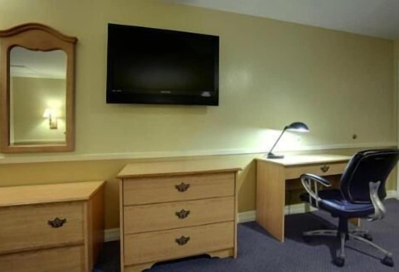 فندق Edinburg Executive Inn