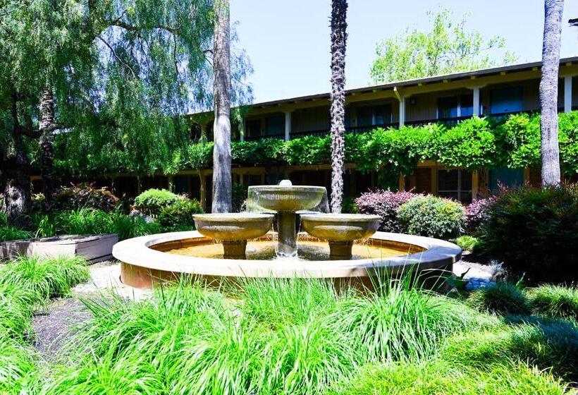 فندق El Pueblo Inn