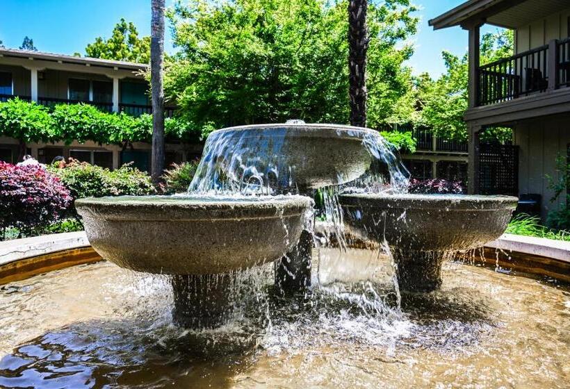 فندق El Pueblo Inn