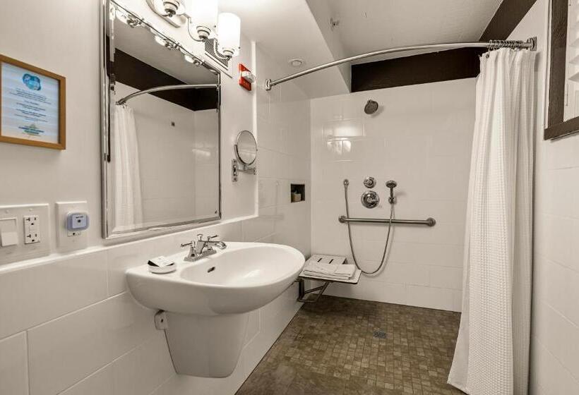 فندق El Pueblo Inn