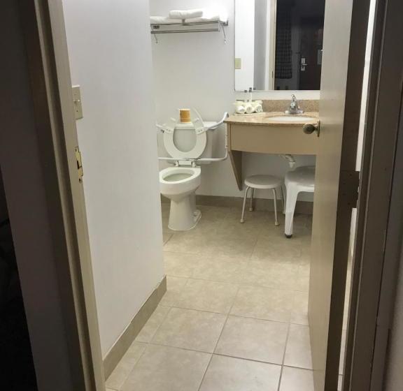 فندق Elizabethan Inn