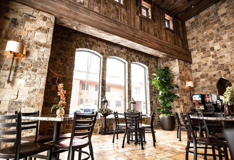 فندق Elk Country Inn