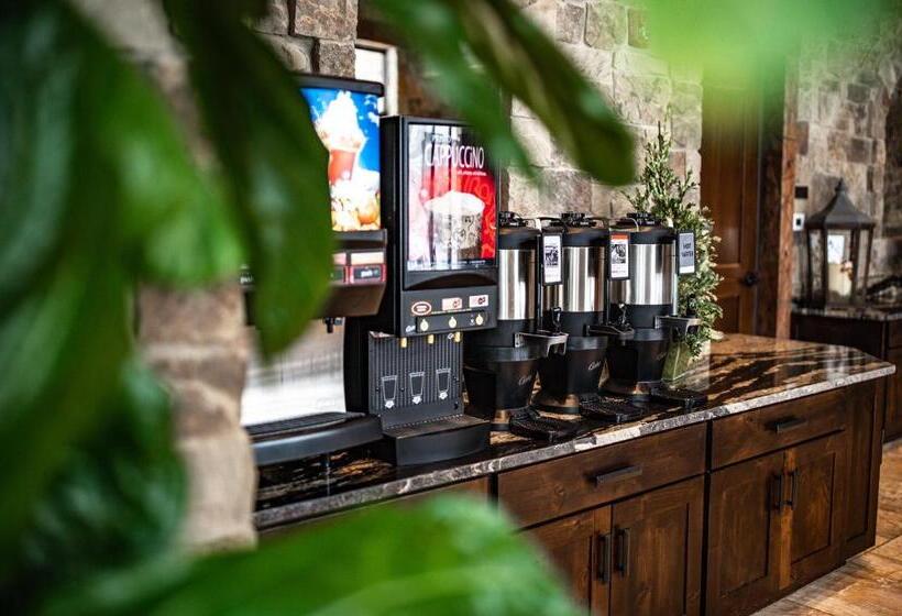 فندق Elk Country Inn