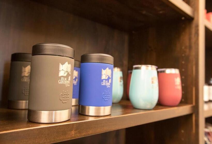 فندق Elk Country Inn