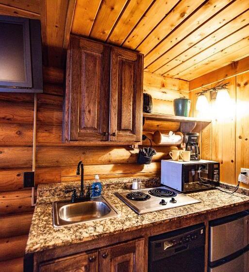 فندق Elk Country Inn