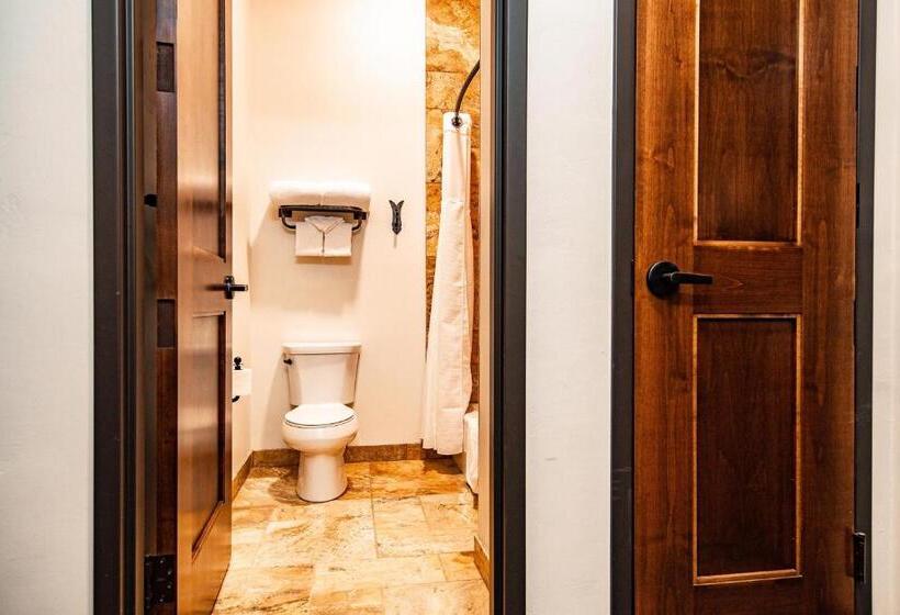 فندق Elk Country Inn