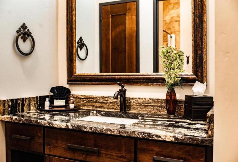 فندق Elk Country Inn