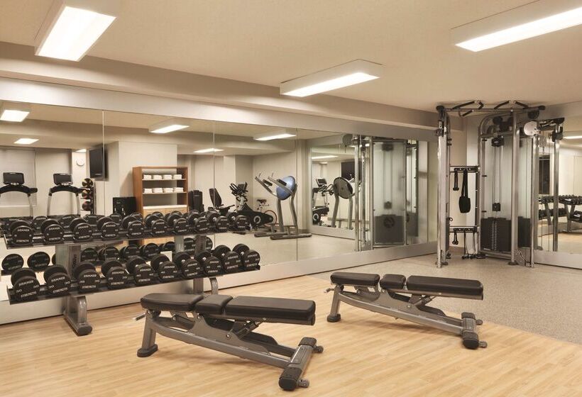 Отель Embassy Suites By Hilton Atlanta At Centennial Olympic Park