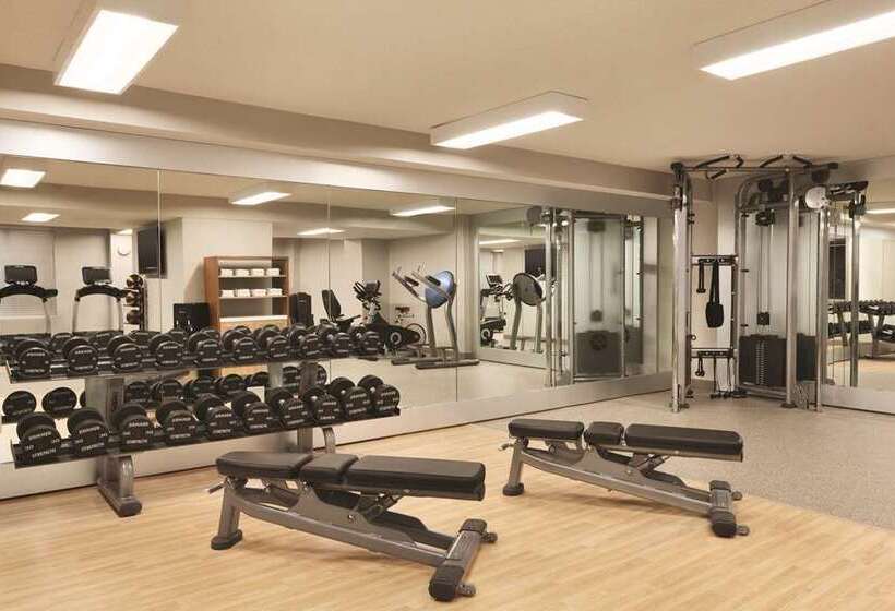 Отель Embassy Suites By Hilton Atlanta At Centennial Olympic Park