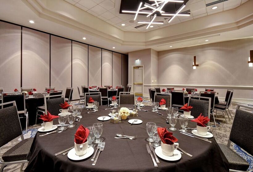 בית מלון כפרי Embassy Suites Charleston