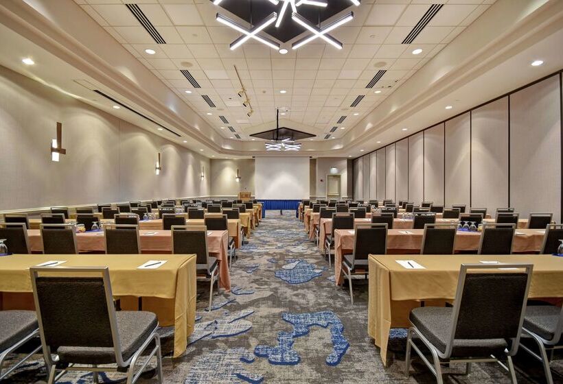 בית מלון כפרי Embassy Suites Charleston