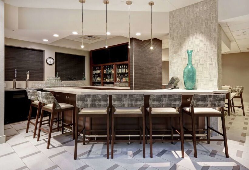 בית מלון כפרי Embassy Suites Charleston