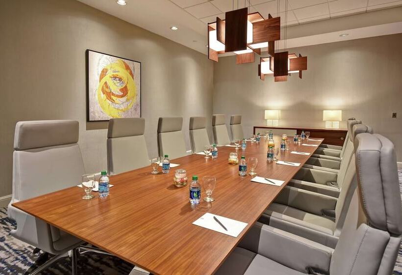 בית מלון כפרי Embassy Suites Charleston