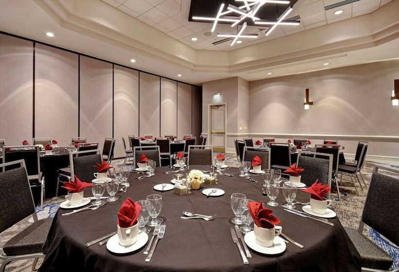 هتل Embassy Suites Charleston