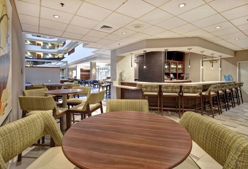 Отель Embassy Suites Charleston