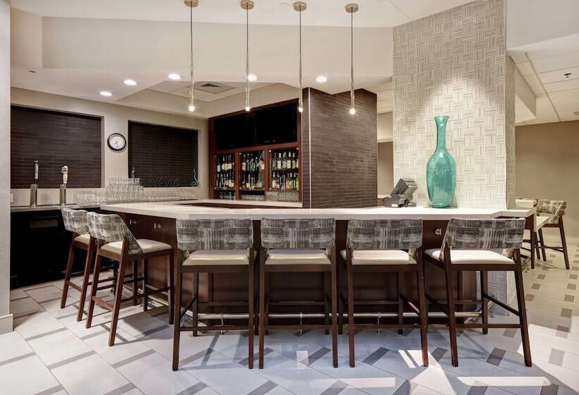 בית מלון כפרי Embassy Suites Charleston