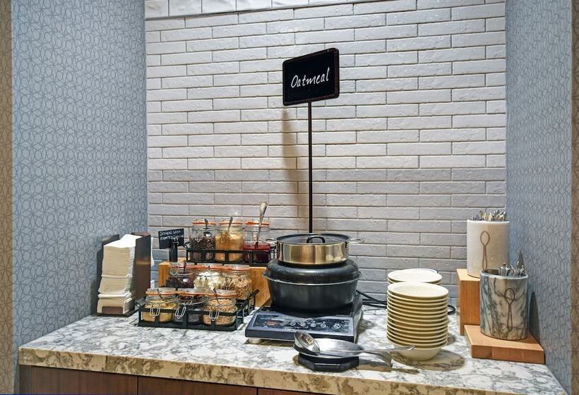 בית מלון כפרי Embassy Suites Charleston